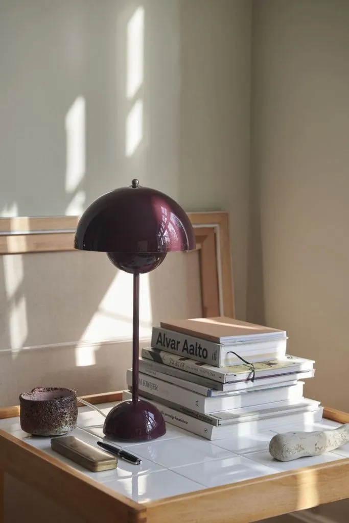 Светильник настольный Flowerpot VP3 Dark Plum