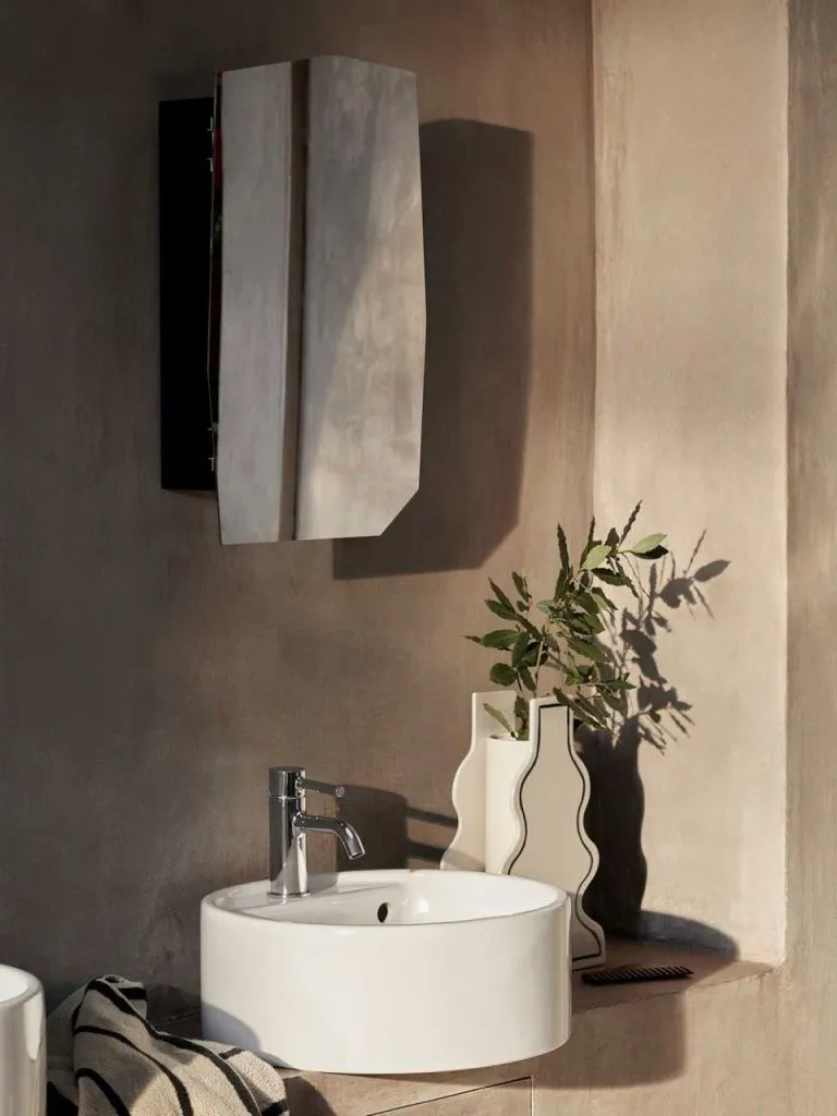 Зеркало настенное со шкафчиком Shard Mirror Cabinet Black