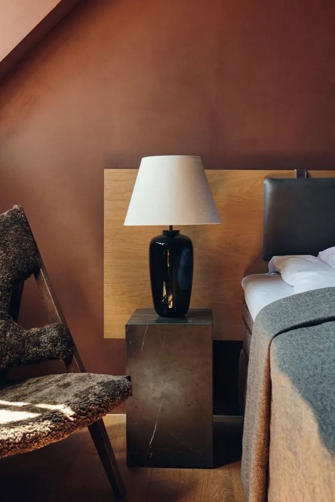 Светильник настольный Torso