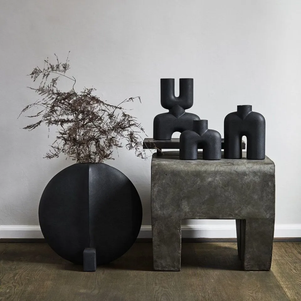 Ваза Guggenheim Big Black