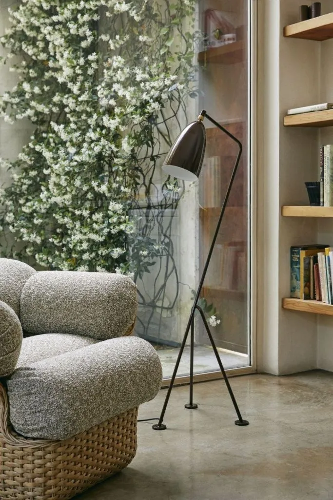 Торшер Grashoppa Floor Lamp Walnut Brown Glossy