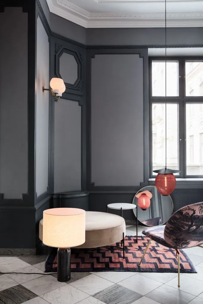 Светильник настольный Gravity Table Small Blackened Steel Canvas