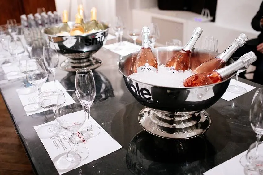 Закрытая винная вечеринка Simple Night Out - фотография 2