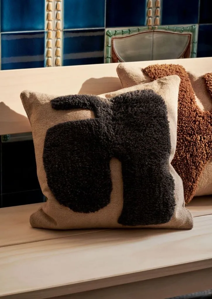 Подушка Lay Cushion Sand/Dark Brown