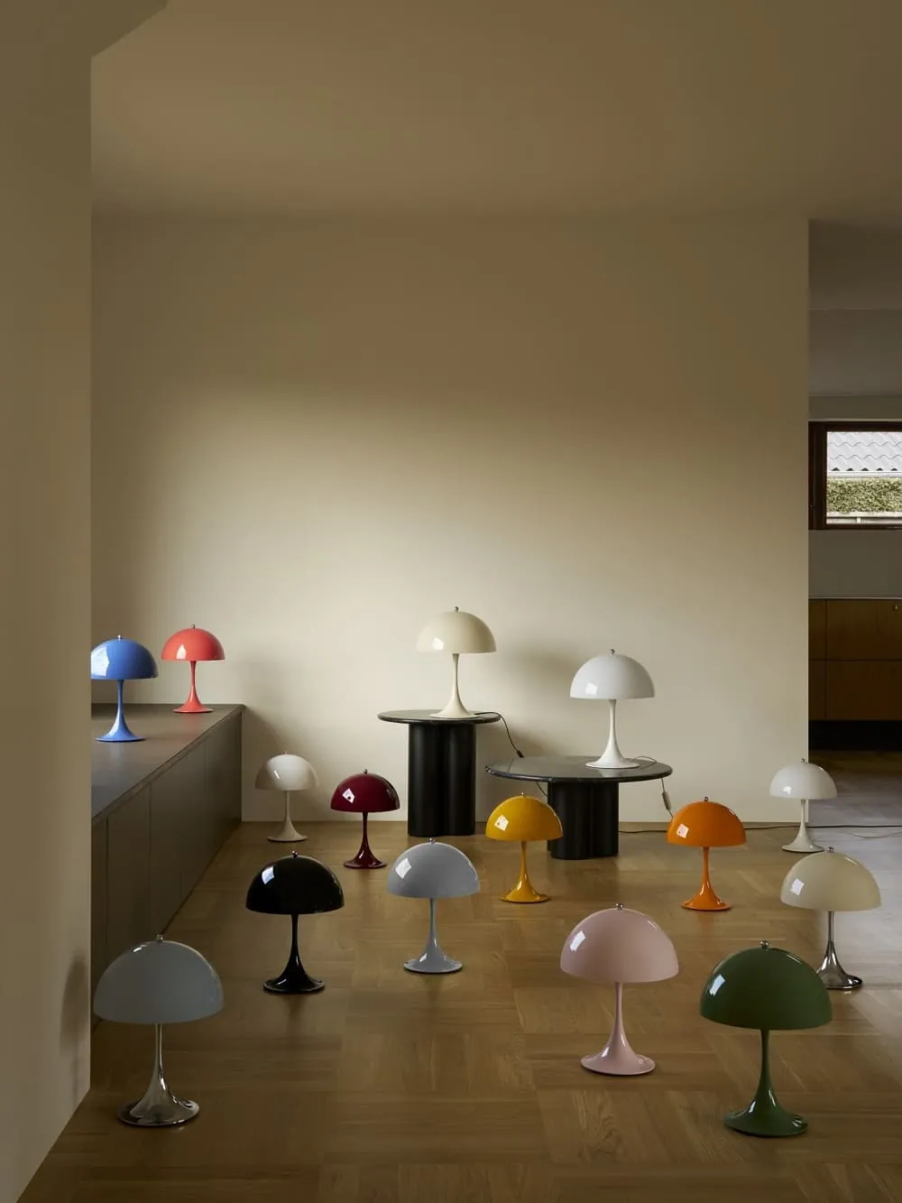 Светильник Panthella 250 Portable Lamp Opaque Burgundy