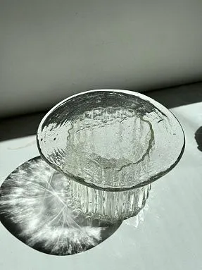 Подставка высокая из прозрачного стекла