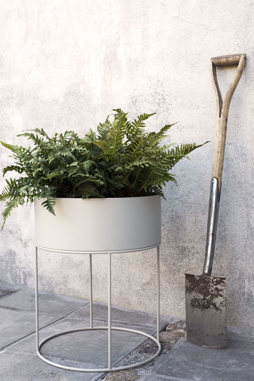 Корзина-столик для цветов Plant Box Round Light Grey