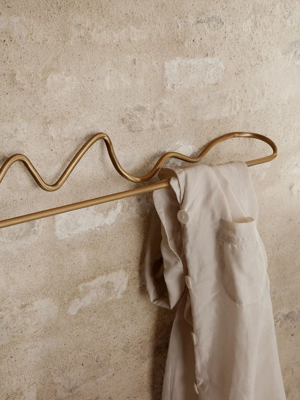 Вешалка Curvature Towel Hanger Brass