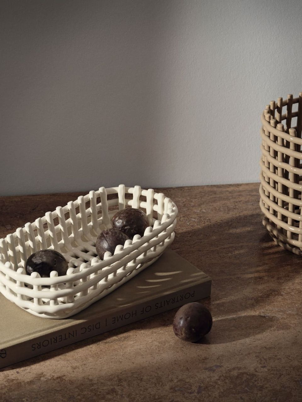 Корзина керамическая Ceramic Basket Oval Off-White