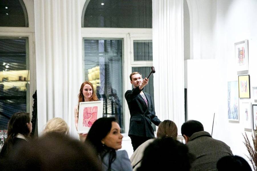 Первый аукцион работ современного искусства ALARM Salon в L’appartement состоялся!