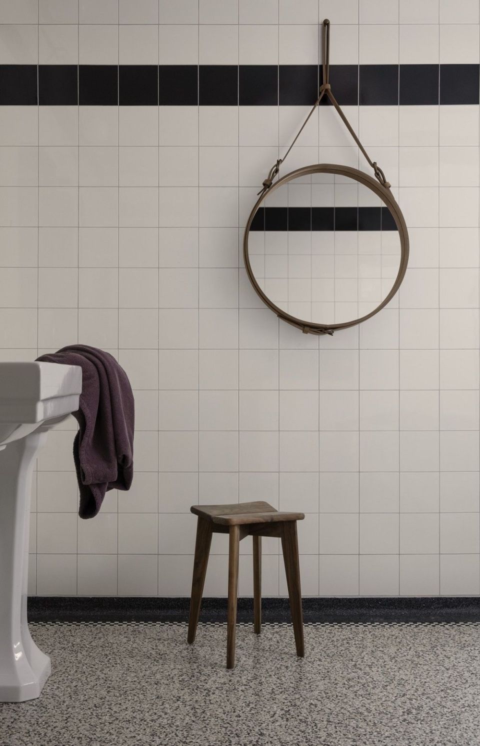 Зеркало Adnet Wall Mirror Circular Tan Leather Ø70
