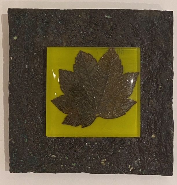 Панно керамическое Лист в желтом квадрате 19х19