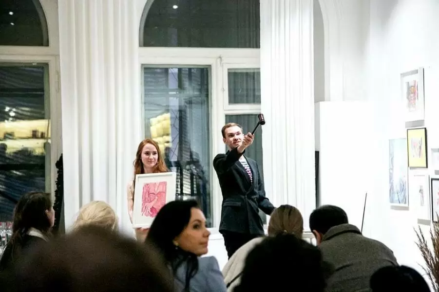Первый аукцион работ современного искусства ALARM Salon в L’appartement состоялся!