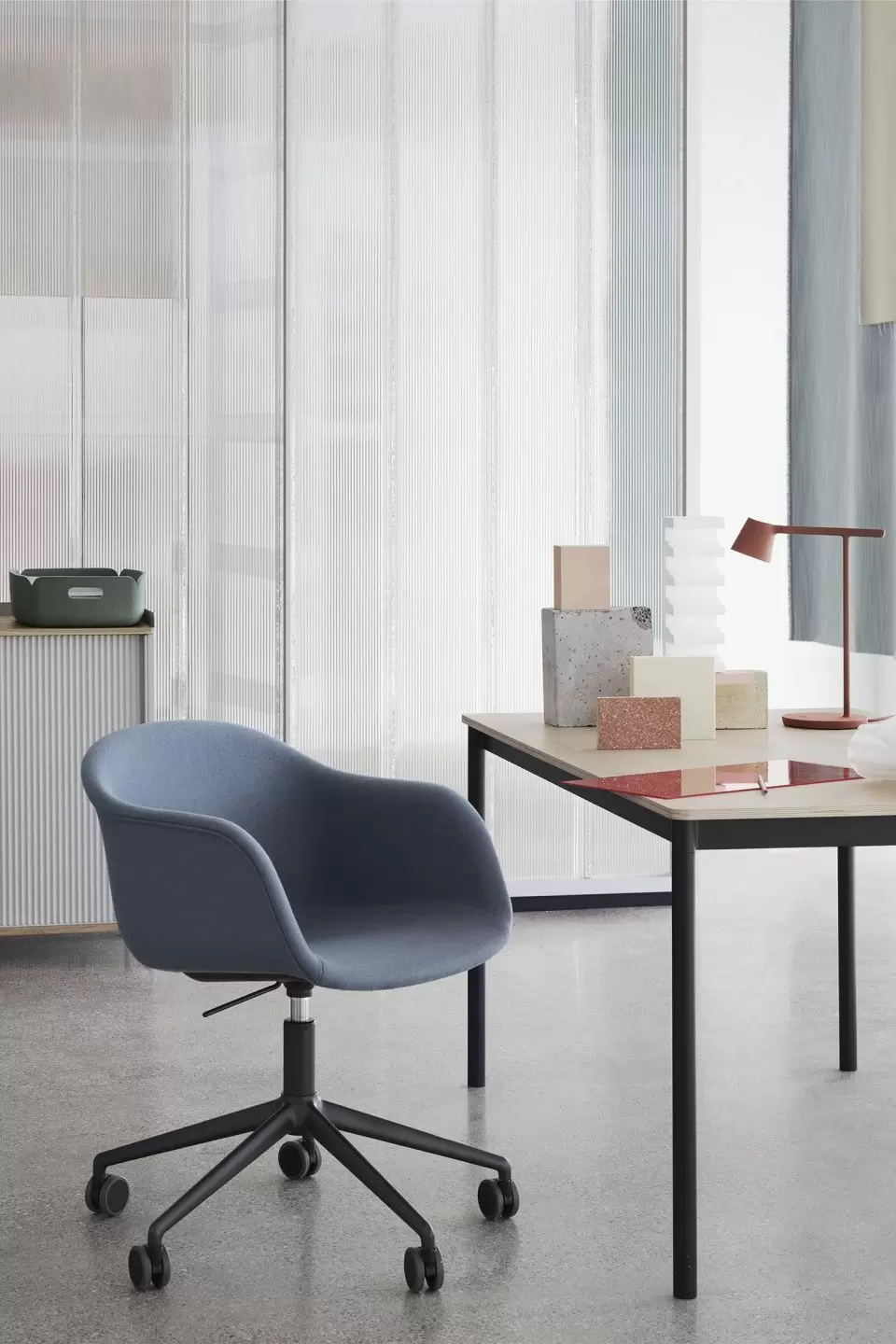 Светильник настольный Tip Table Lamp Cooper Brown